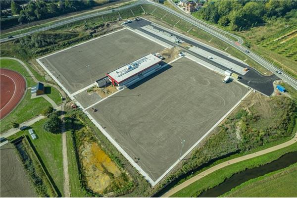 Aménagement terrains de football A et B en gazon synthétique, terrain C en gazon naturel - Sportinfrabouw NV